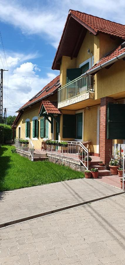 Pinkoczi Apartmanhaz Apartment Balatonalmádi Exterior photo